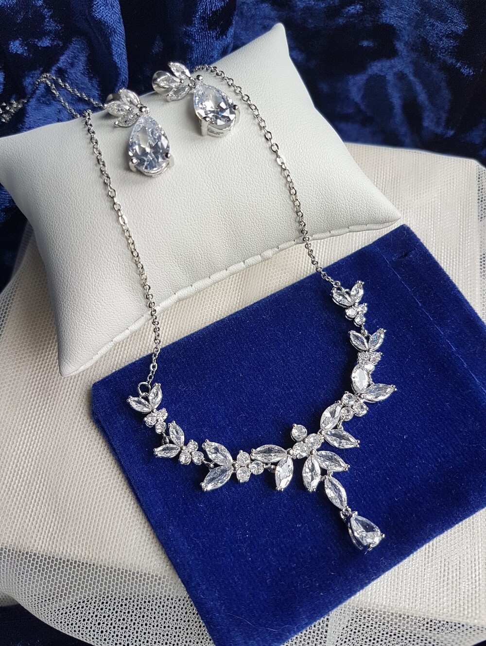 Swarovski Elements Platinum Marquis Teardrop Leaf Chain Necklace & Earrings SET - Picture 12 of 14